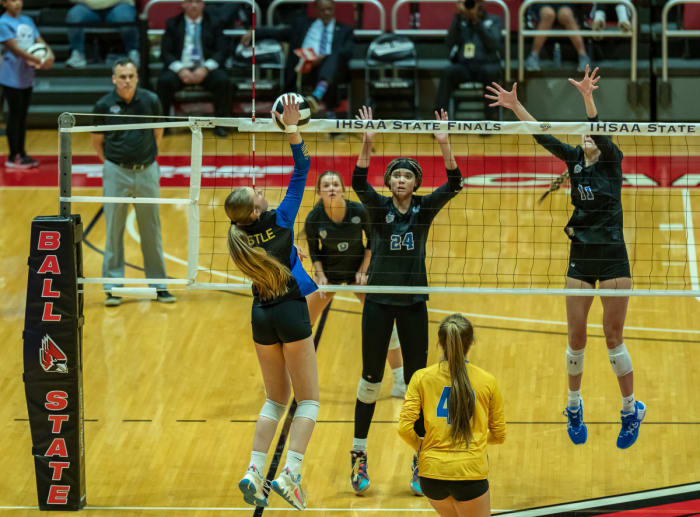 Hamilton Southeastern Castle Illinois girls volleyball 11-4-23 Julie L Brown 24040